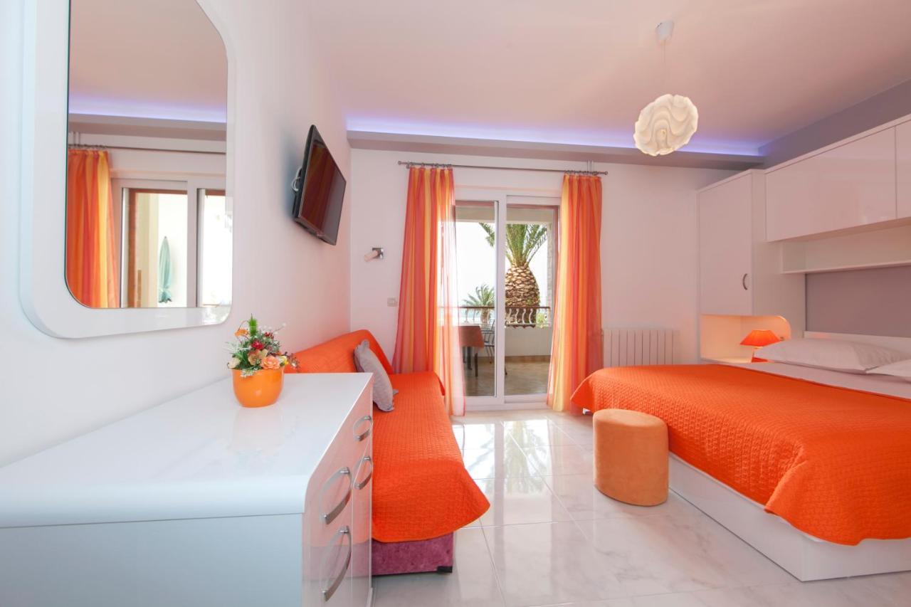 Apartments Milana Tučepi エクステリア 写真