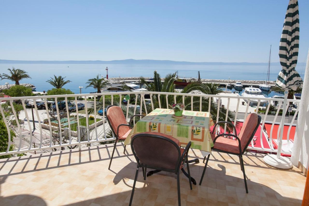 Apartments Milana Tučepi エクステリア 写真