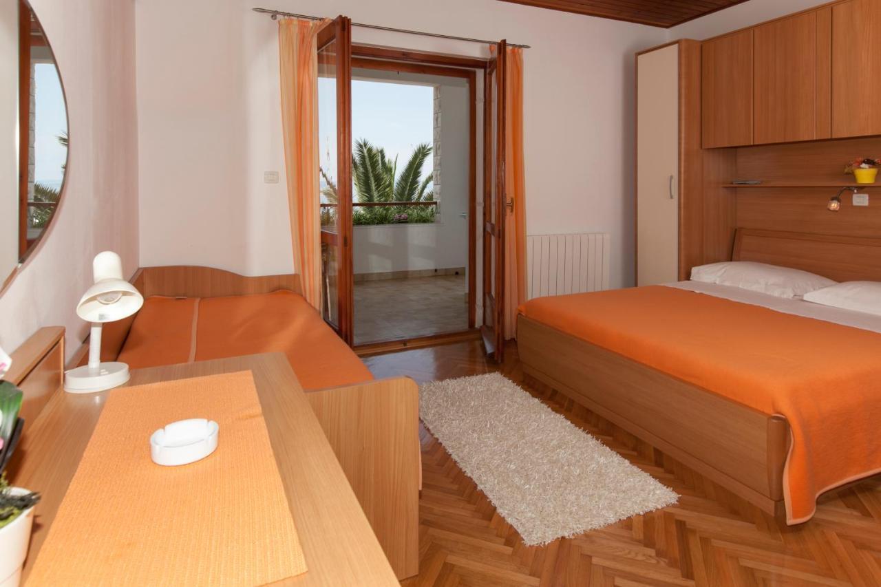 Apartments Milana Tučepi エクステリア 写真