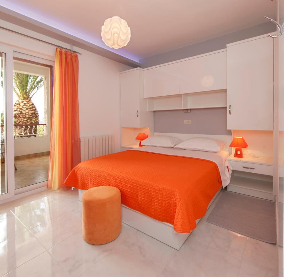Apartments Milana Tučepi エクステリア 写真