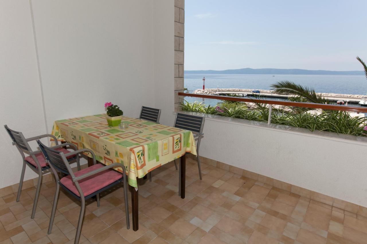 Apartments Milana Tučepi エクステリア 写真