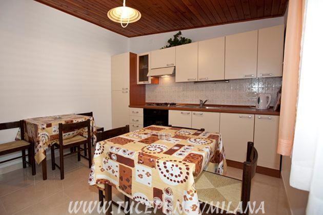 Apartments Milana Tučepi エクステリア 写真