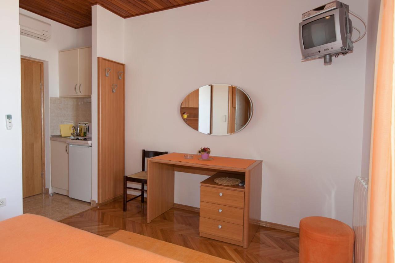 Apartments Milana Tučepi エクステリア 写真