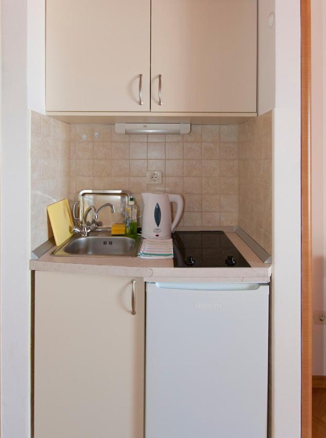 Apartments Milana Tučepi エクステリア 写真