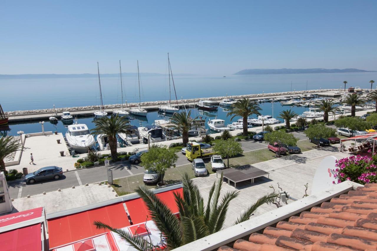 Apartments Milana Tučepi エクステリア 写真