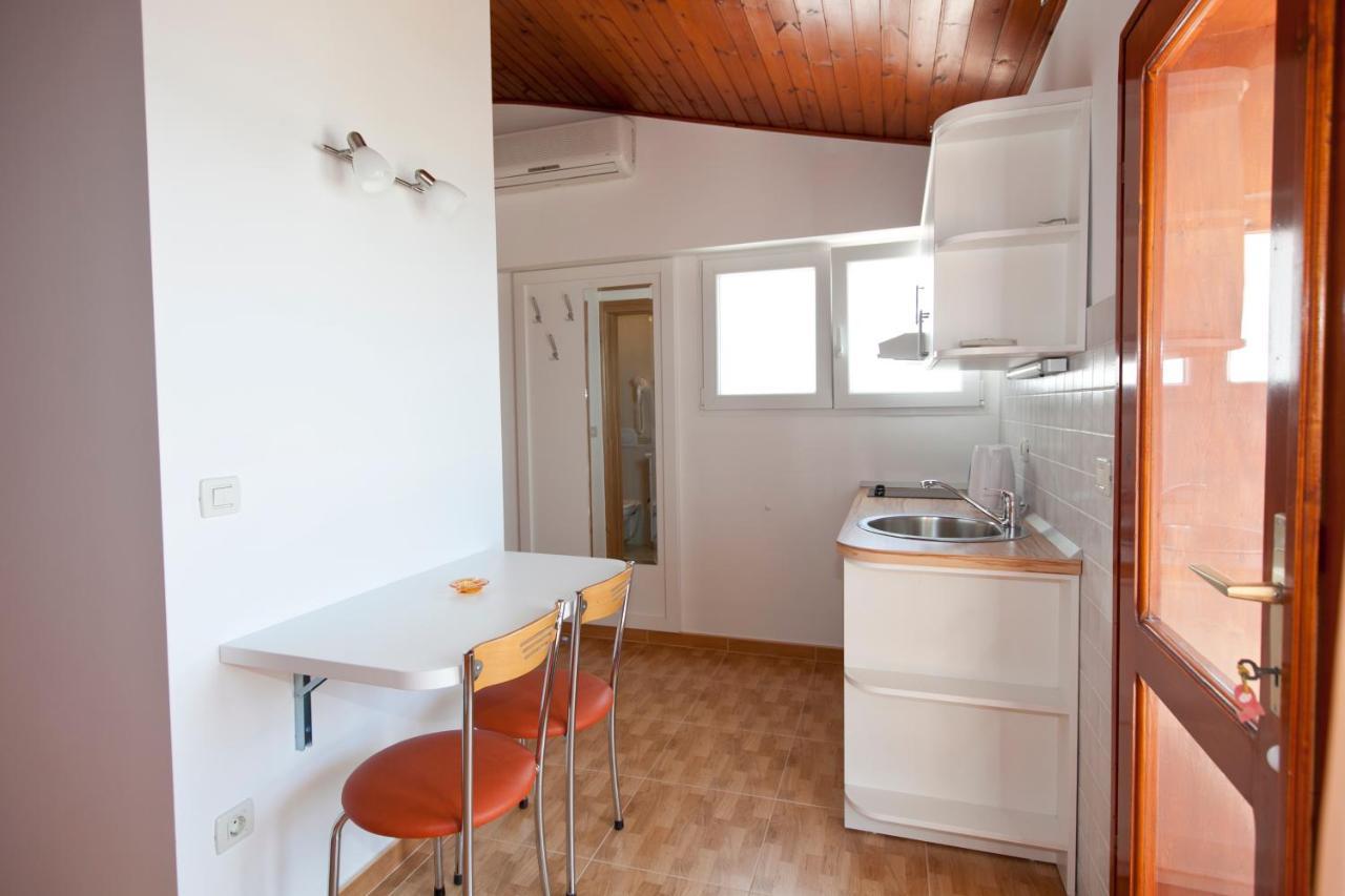 Apartments Milana Tučepi エクステリア 写真