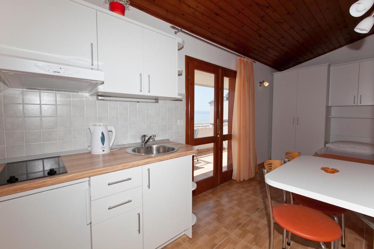 Apartments Milana Tučepi エクステリア 写真