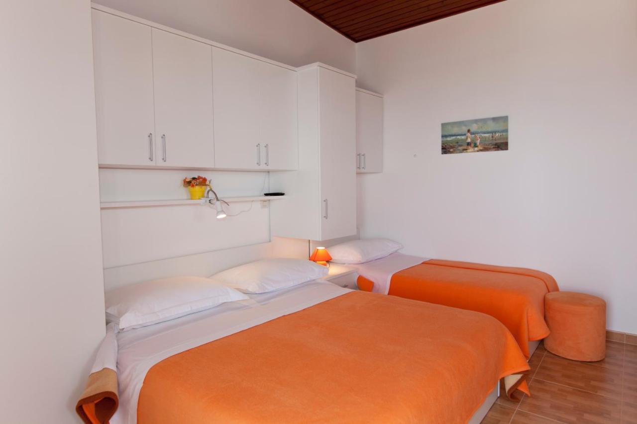 Apartments Milana Tučepi エクステリア 写真