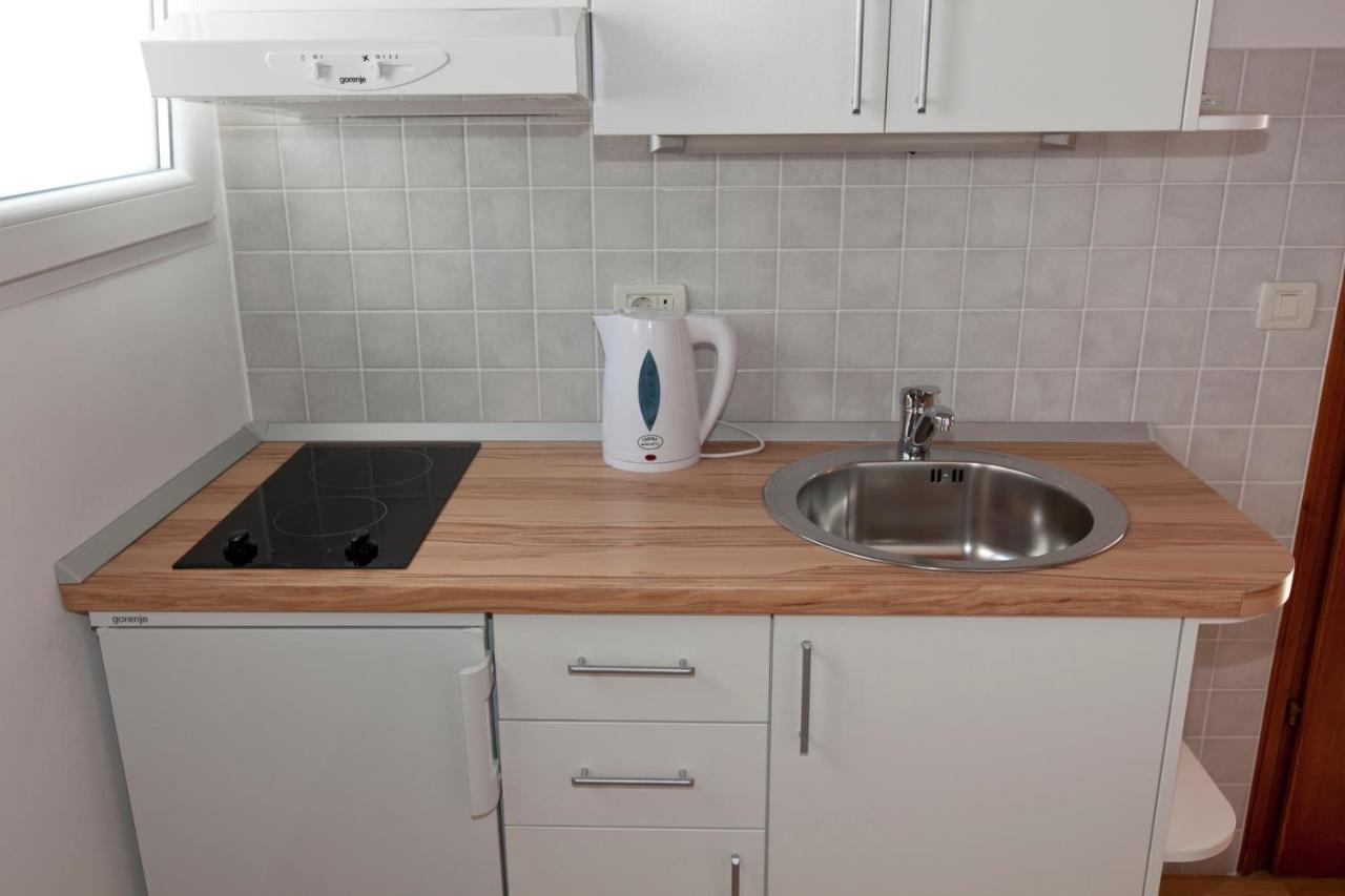 Apartments Milana Tučepi エクステリア 写真