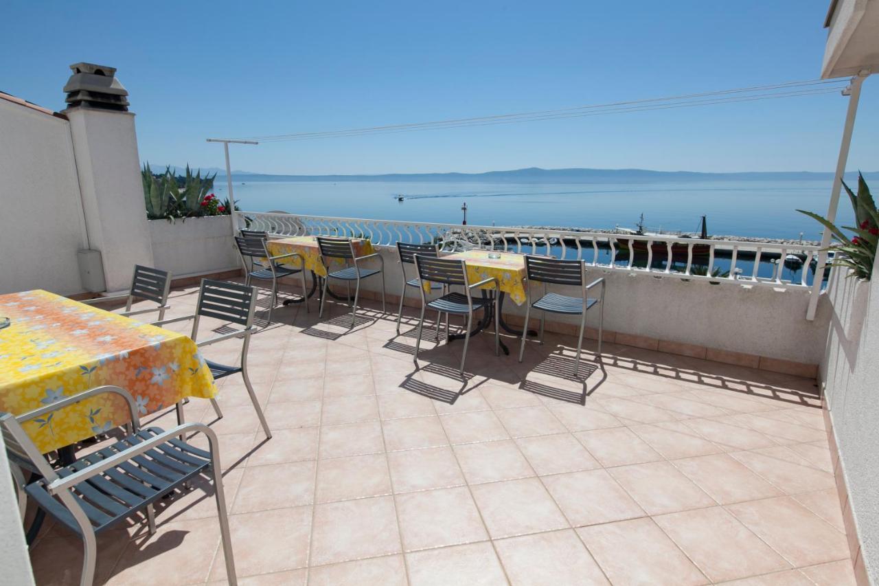Apartments Milana Tučepi エクステリア 写真